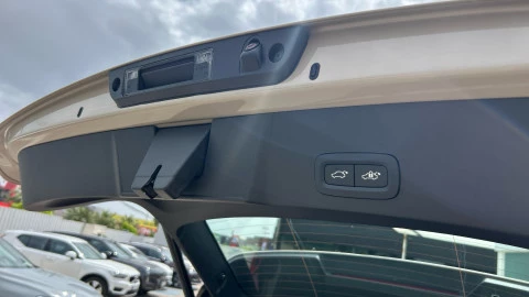 Volvo XC40 2.0 B3 G Plus Dark Auto