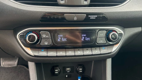 Hyundai i30 1.0 TGDI 48V Tecno Fastback DCT