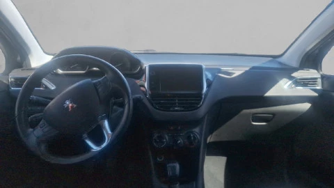 Peugeot 208 5P Signature 1.2L PureTech 60KW (82CV)