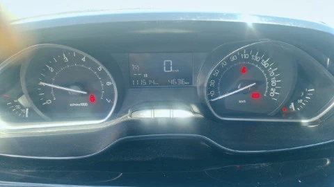 Peugeot 208 5P Signature 1.2L PureTech 60KW (82CV)