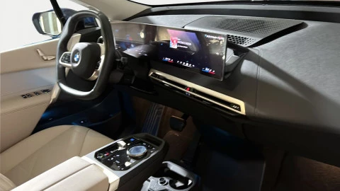 BMW iX xDrive45