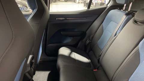 Volvo EX30 Single Motor Extended Range Plus Auto