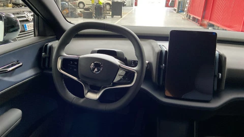 Volvo EX30 Single Motor Extended Range Plus Auto