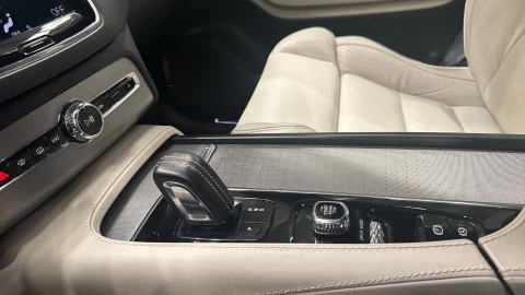 Volvo XC90 T8 R-Design AWD Auto 287 kW (390 CV)