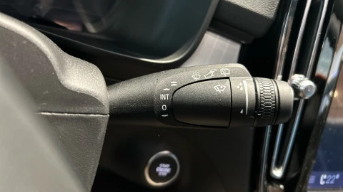 Volvo XC40 2.0 B3 G Core Auto