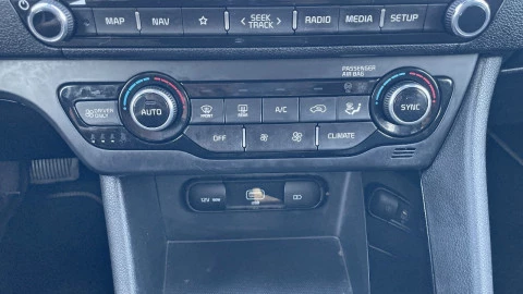 Kia Niro 1.6 GDi HEV 104kW (141CV) Drive