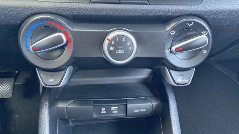 Kia Rio 1.2 CVVT 62kW (84CV) Concept