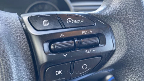 Kia Rio 1.2 CVVT 62kW (84CV) Concept
