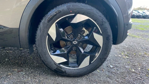 Renault Captur techno Eco-G 100cv (74 kW)