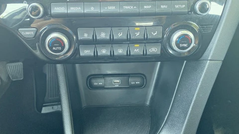 Kia Sportage 1.6 MHEV Concept 100kW (136CV) 4x2