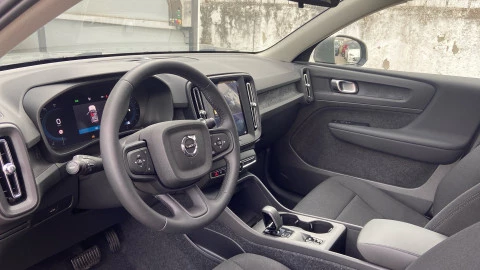 Volvo XC40 2.0 B3 G Essential Auto