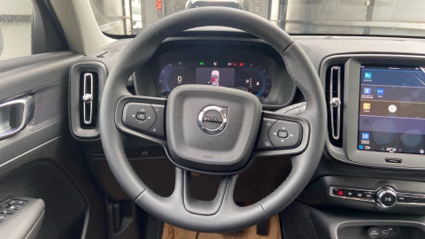 Volvo XC40 2.0 B3 G Essential Auto