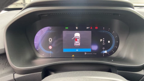 Volvo XC40 2.0 B3 G Essential Auto