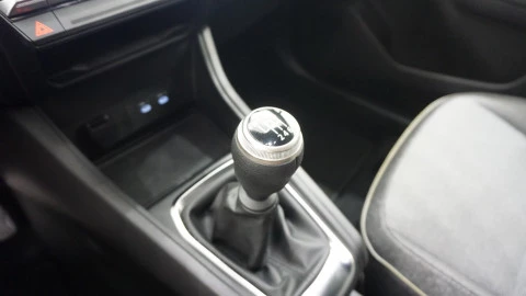 Renault Captur techno Eco-G 100cv (74 kW)