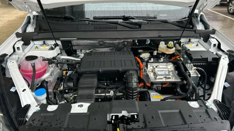 EBRO S400 1.5 DHE HEV Excellence CVT