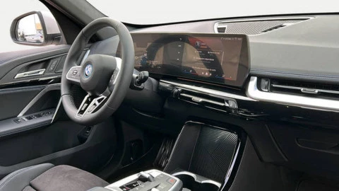 BMW iX1 xDrive30