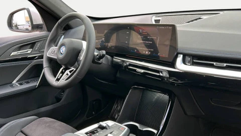 BMW iX1 xDrive30