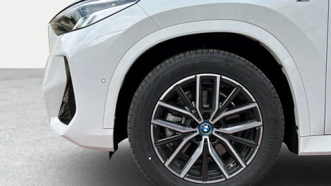 BMW iX1 xDrive30