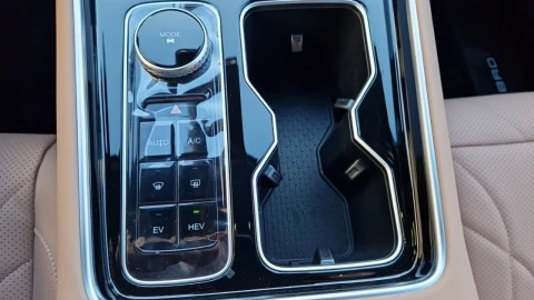EBRO S900 PHEV 1.5 TGDI 3DHT 4X4 Luxury