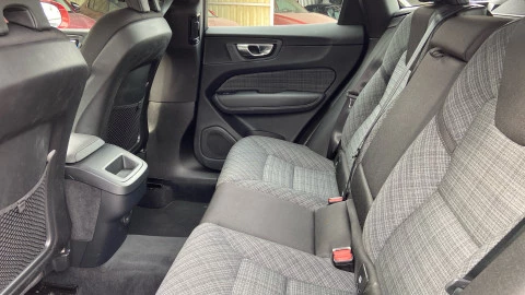 Volvo XC60 2.0 B5 G MHEV Core Auto AWD