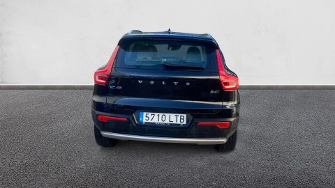 Volvo XC40 2.0 B4 G AWD Momentum Pro Auto