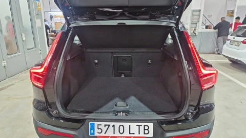 Volvo XC40 2.0 B4 G AWD Momentum Pro Auto