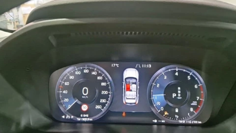 Volvo XC40 2.0 B4 G AWD Momentum Pro Auto