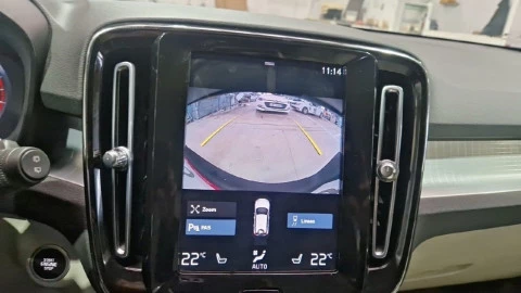 Volvo XC40 2.0 B4 G AWD Momentum Pro Auto