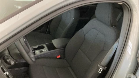 Volvo XC40 2.0 B3 G Essential Auto