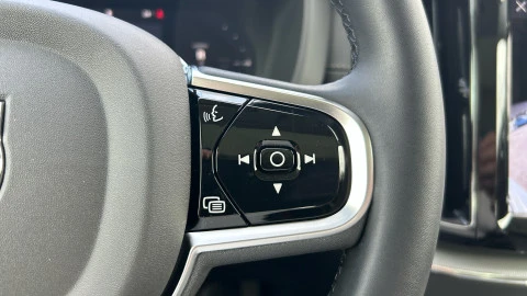 Volvo XC60 2.0 T6 AWD Recharge Ultra Dark Auto
