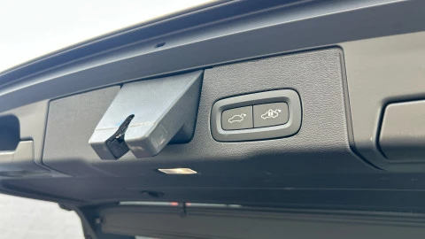 Volvo XC60 2.0 T6 AWD Recharge Ultra Dark Auto
