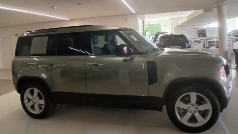 Land Rover Defender 3.0D I6 250 S 110 Auto 4WD MHEV Land Rover Defender 3.0D I6 250 S 110 Auto 4WD MHEV