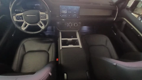 Land Rover Defender 3.0D I6 250 S 110 Auto 4WD MHEV Land Rover Defender 3.0D I6 250 S 110 Auto 4WD MHEV