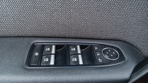 Renault Captur techno Eco-G 100cv (74 kW)