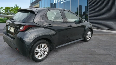 Toyota Yaris 1.5 120H Business Plus