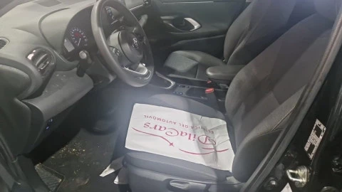 Toyota Yaris 1.5 120H Business Plus