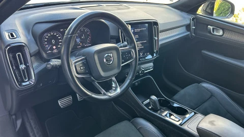 Volvo XC40 2.0 T4 R-Design Auto