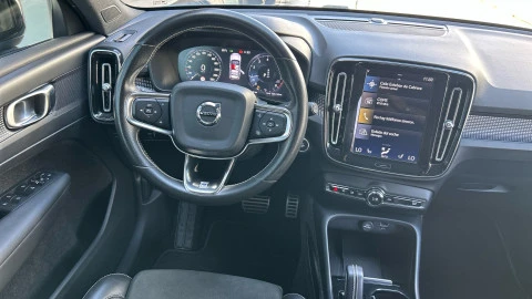 Volvo XC40 2.0 T4 R-Design Auto
