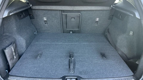 Volvo XC40 2.0 T4 R-Design Auto