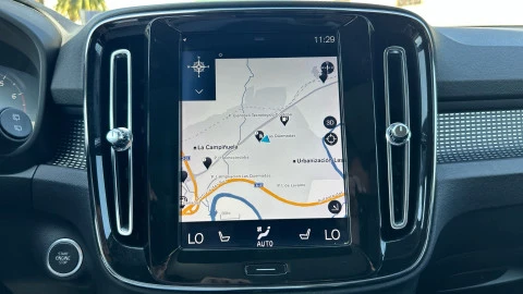 Volvo XC40 2.0 T4 R-Design Auto