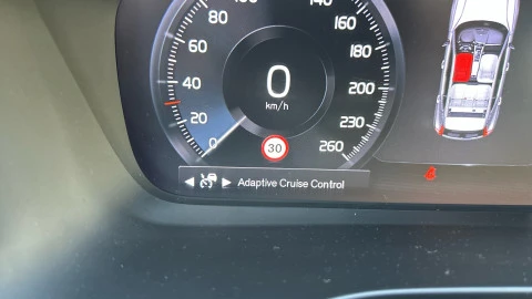 Volvo XC40 2.0 T4 R-Design Auto