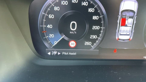 Volvo XC40 2.0 T4 R-Design Auto
