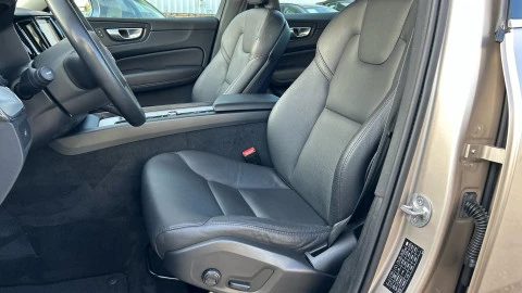 Volvo XC60 2.0 B4 D Core Auto