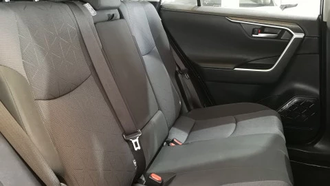 Toyota Rav4 2.5l 220H Advance