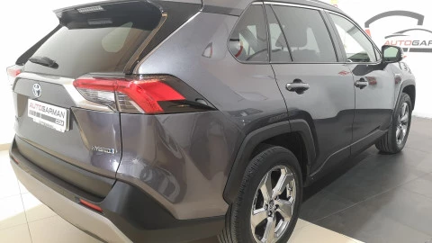 Toyota Rav4 2.5l 220H Advance