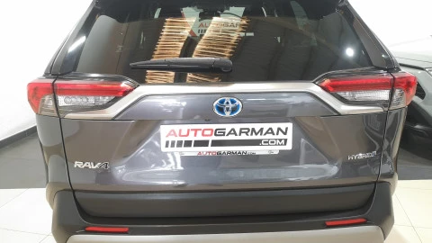 Toyota Rav4 2.5l 220H Advance