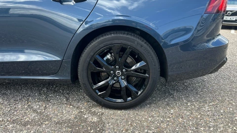 Volvo V60 2.0 B4 (G) Plus Dark Auto