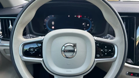 Volvo V60 2.0 B4 (G) Plus Dark Auto