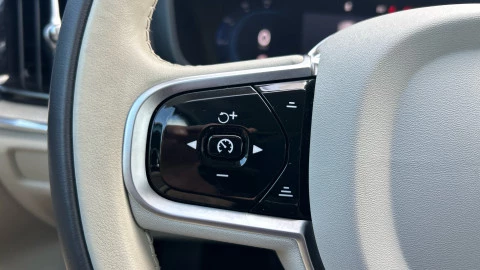 Volvo V60 2.0 B4 (G) Plus Dark Auto