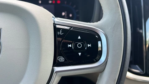 Volvo V60 2.0 B4 (G) Plus Dark Auto